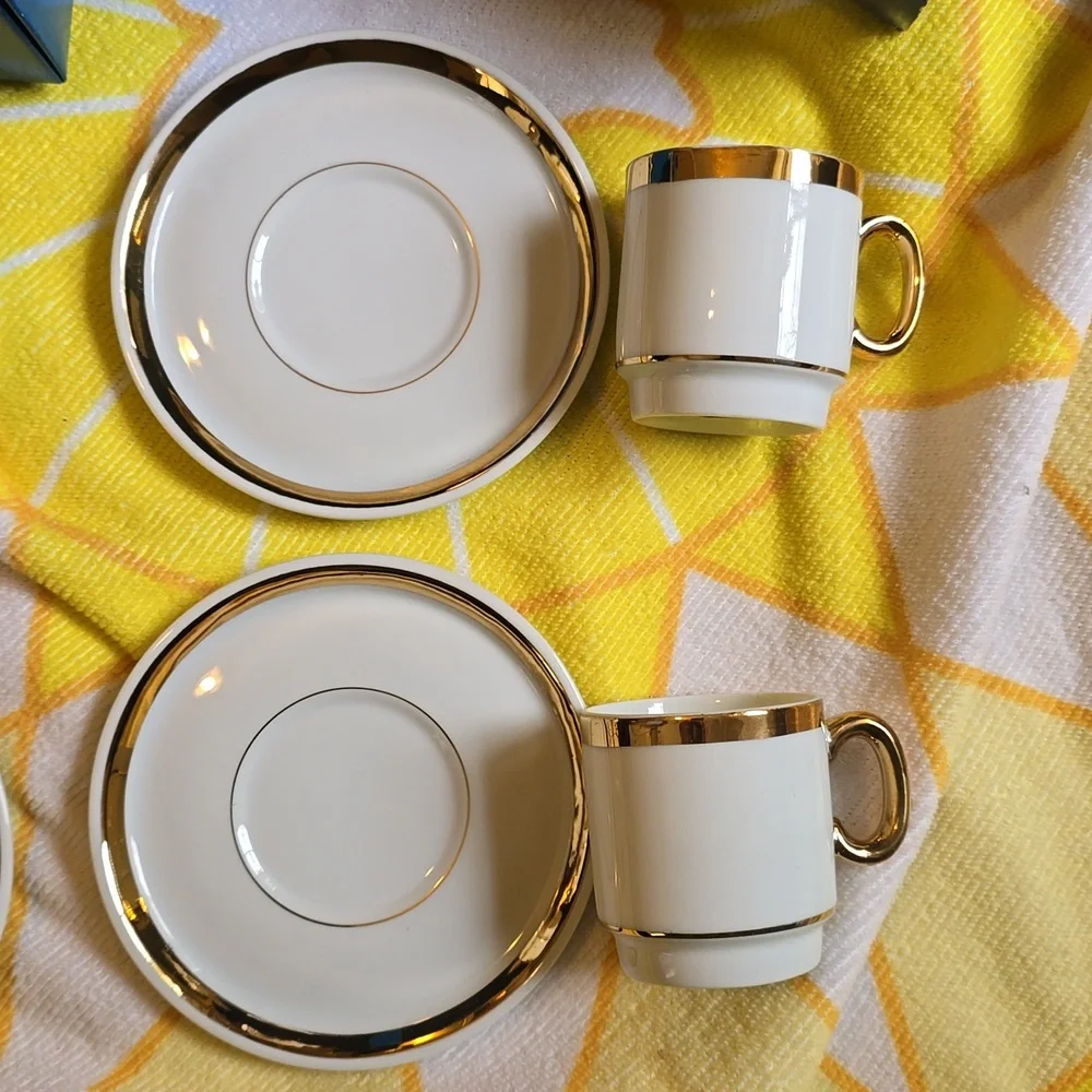 EUC - Vintage Royal Crown After Dinner Coffee Service for 4 in White and Gold - Picture 10 of 12